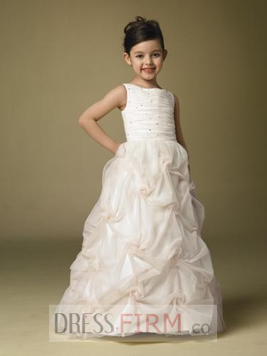http://www.dressesfirms.co.uk/UK-Store-Sale-2017-delicate-princess-fashion-hottest-first-communion-flower-girl-dress-p-4846.html